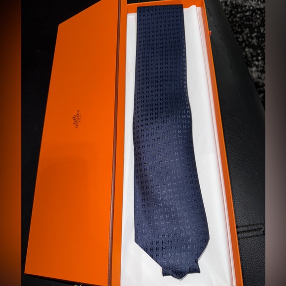 Hermes Faconne Twil H Tie Marine - Picture 9 of 11